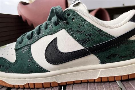 green snake nike dunk low.